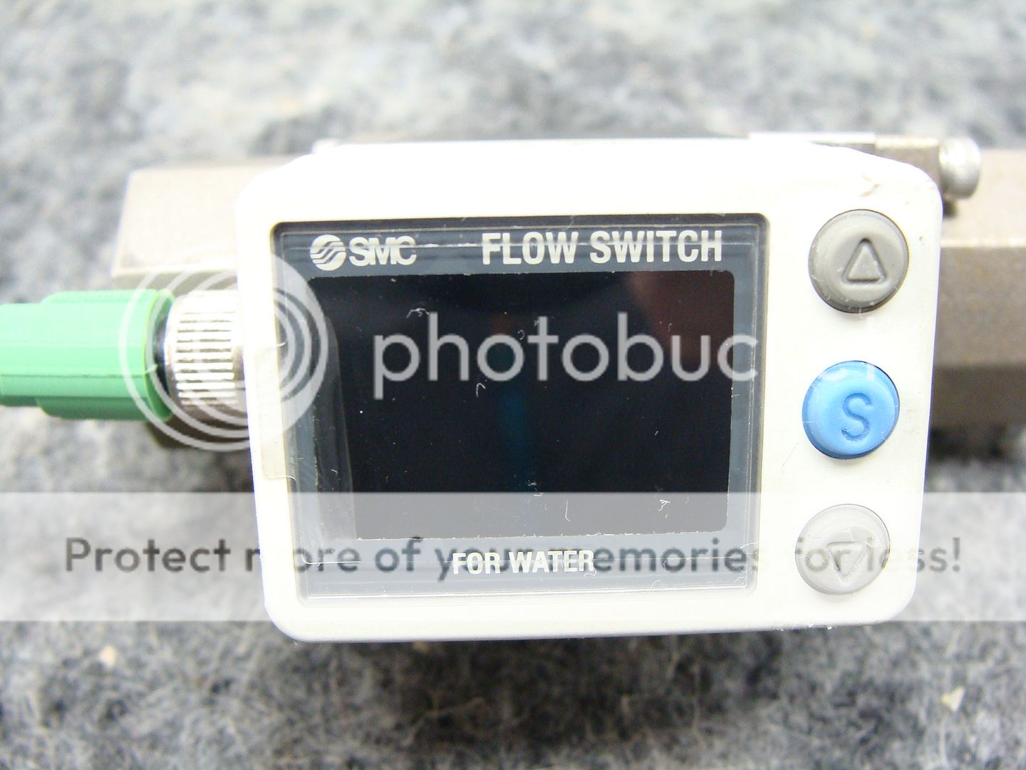 SMC Digital Water Flow Switch PF3W720F04BTM 216 l/mn 1/2" F Ports